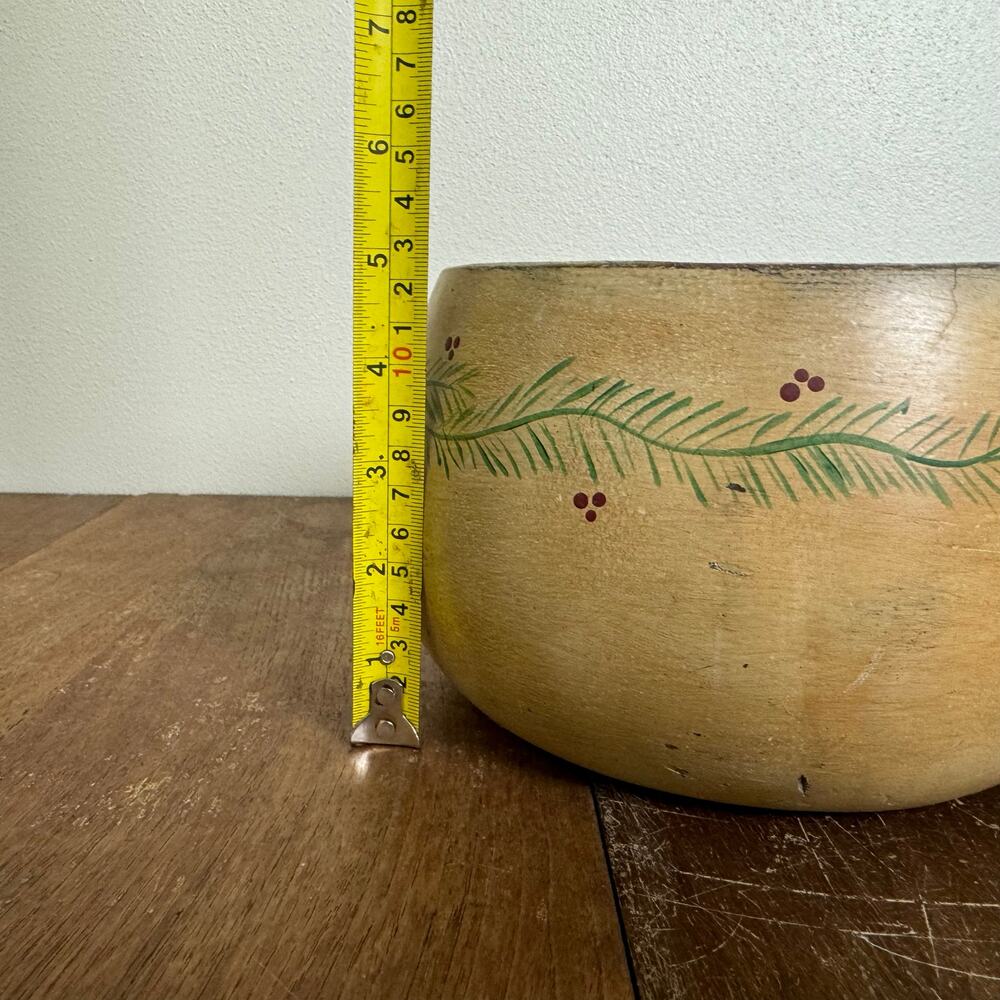 Solid wood Whimsical handpainted wreath berry Christmas holiday decorative bowl - Picture 10 of 10